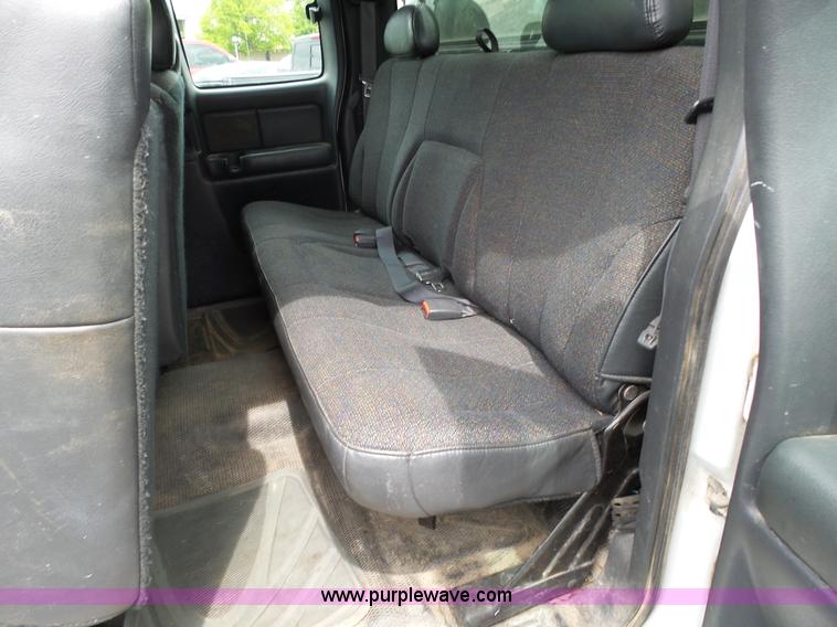 image for item L2035 2002 GMC Sierra 1500 Ext. Cab pickup truck