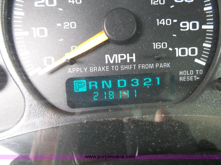 image for item L2035 2002 GMC Sierra 1500 Ext. Cab pickup truck