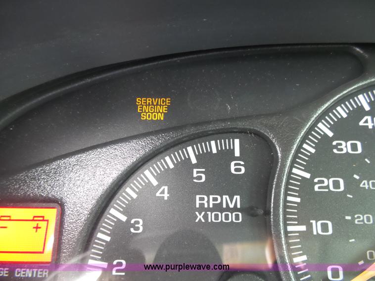 image for item L2035 2002 GMC Sierra 1500 Ext. Cab pickup truck