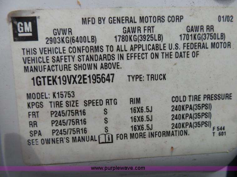 image for item L2035 2002 GMC Sierra 1500 Ext. Cab pickup truck