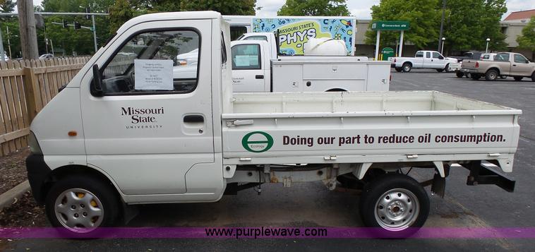 image for item L2036 2006 Tiger Star compact pickup truck