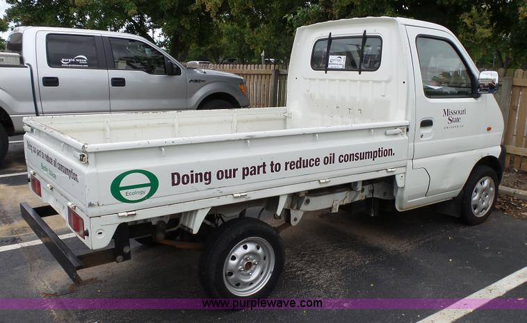 image for item L2036 2006 Tiger Star compact pickup truck