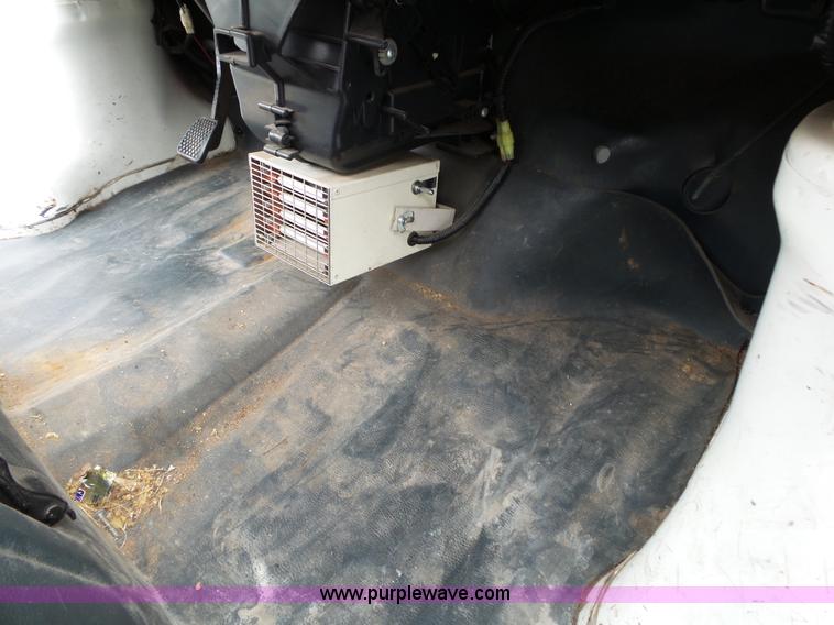 image for item L2036 2006 Tiger Star compact pickup truck