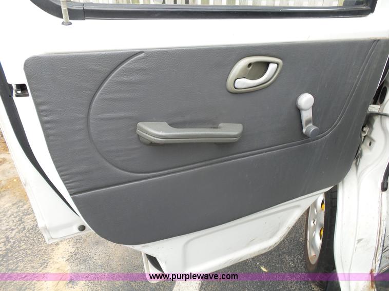 image for item L2036 2006 Tiger Star compact pickup truck