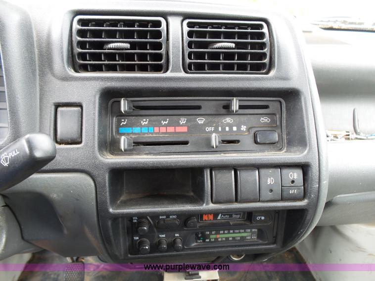 image for item L2036 2006 Tiger Star compact pickup truck