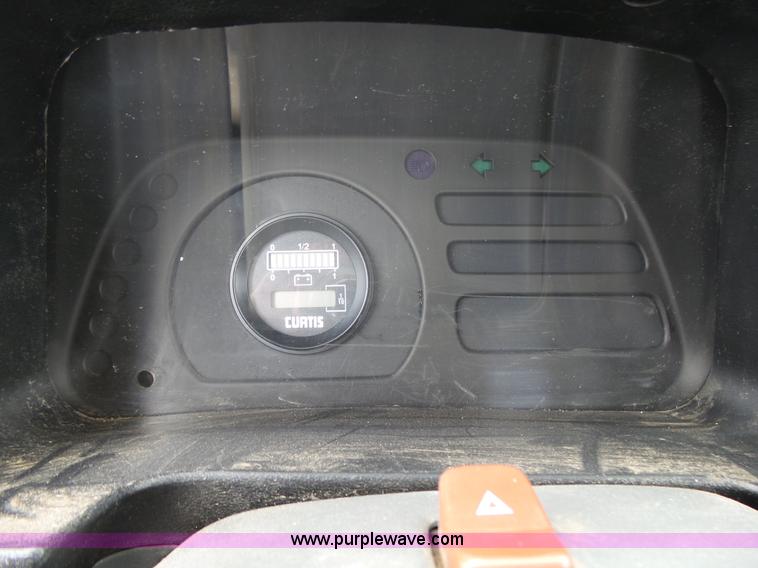 image for item L2036 2006 Tiger Star compact pickup truck