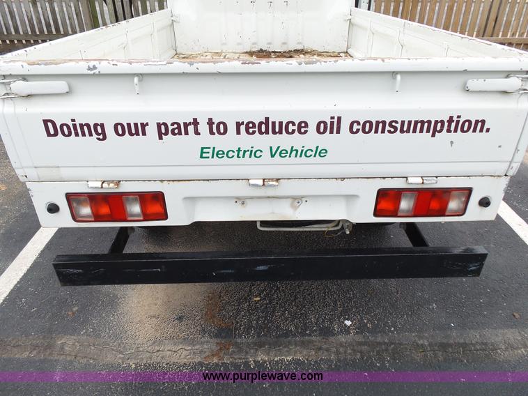 image for item L2036 2006 Tiger Star compact pickup truck