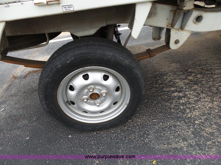 image for item L2036 2006 Tiger Star compact pickup truck