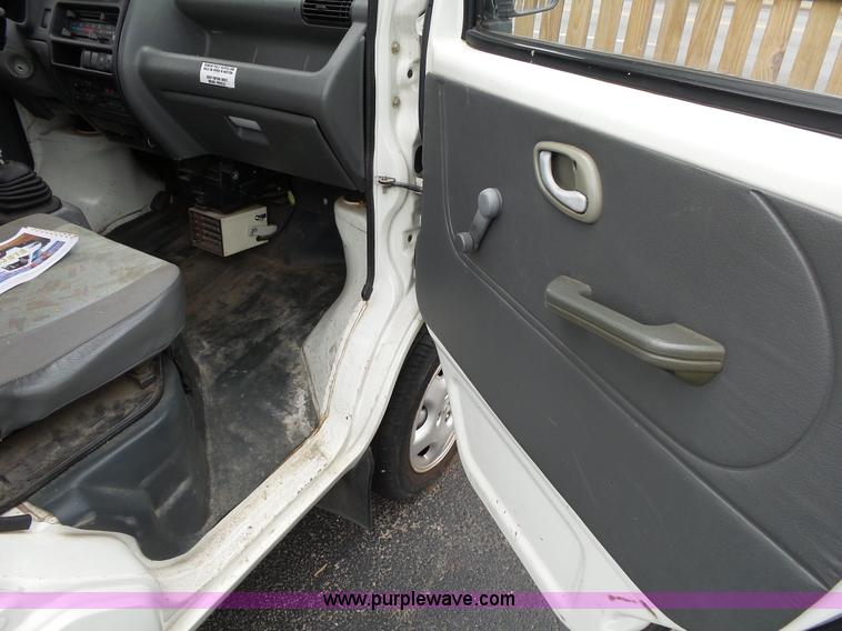 image for item L2036 2006 Tiger Star compact pickup truck