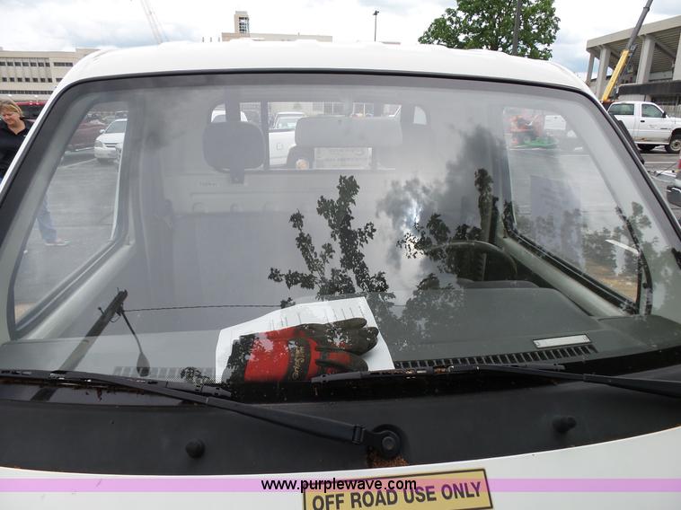 image for item L2036 2006 Tiger Star compact pickup truck