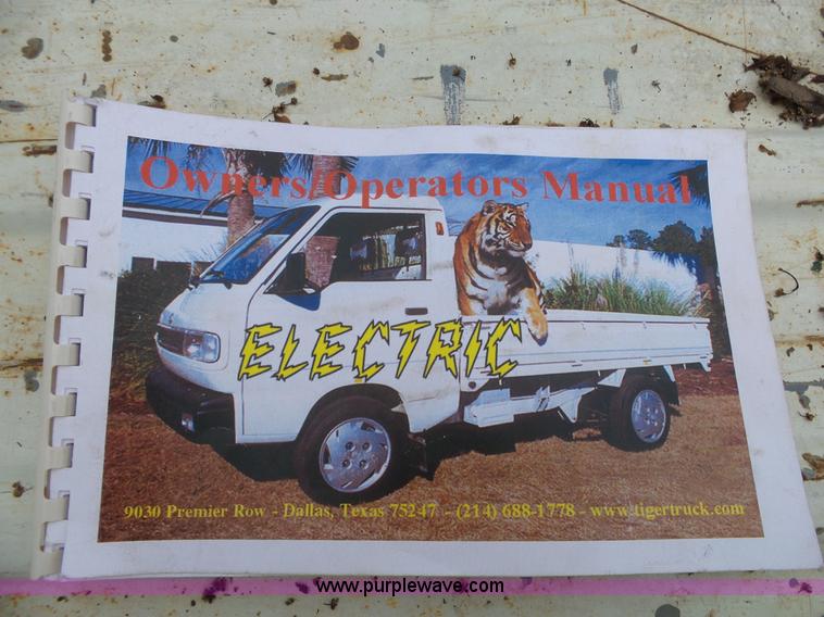 image for item L2036 2006 Tiger Star compact pickup truck