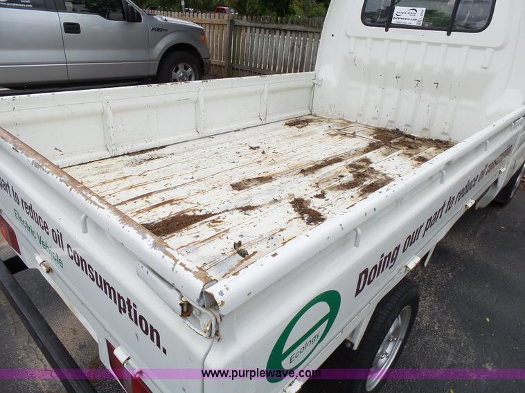 image for item L2036 2006 Tiger Star compact pickup truck