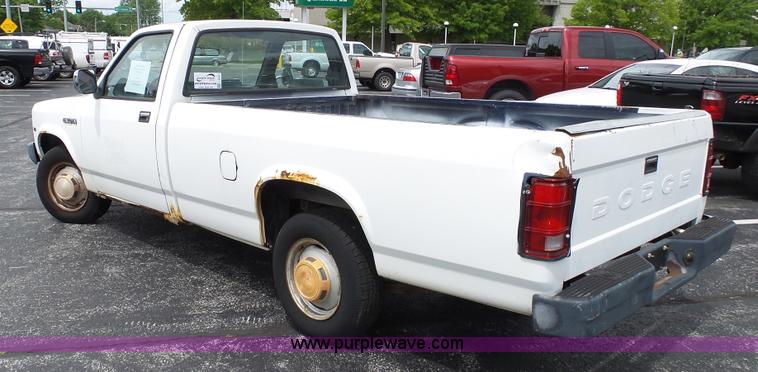 image for item L2037 1990 Dodge Dakota pickup truck