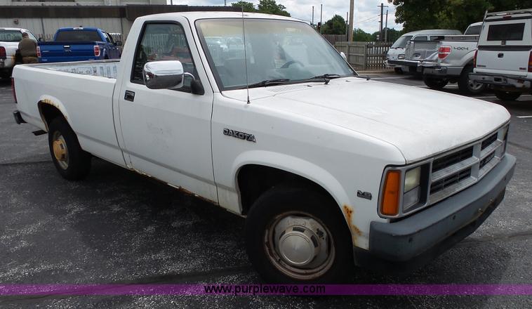 image for item L2037 1990 Dodge Dakota pickup truck