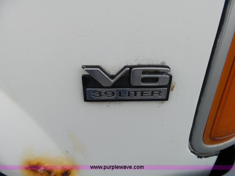 image for item L2037 1990 Dodge Dakota pickup truck