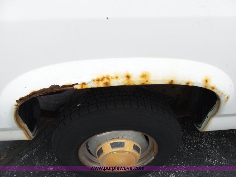 image for item L2037 1990 Dodge Dakota pickup truck