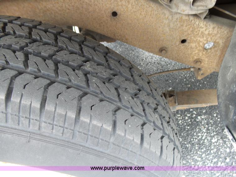 image for item L2037 1990 Dodge Dakota pickup truck