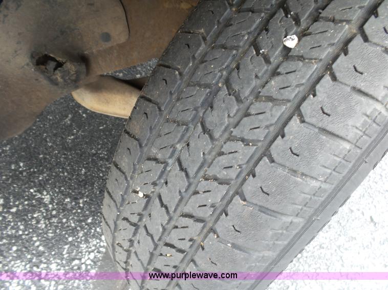 image for item L2037 1990 Dodge Dakota pickup truck