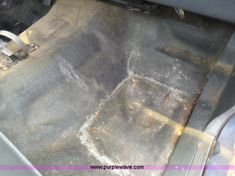 image for item L2037 1990 Dodge Dakota pickup truck