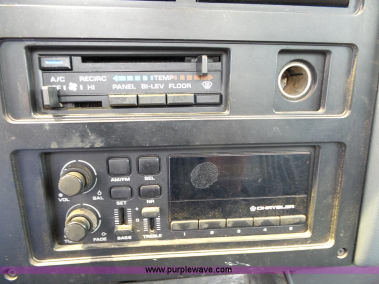 image for item L2037 1990 Dodge Dakota pickup truck