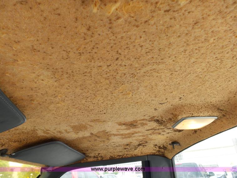 image for item L2037 1990 Dodge Dakota pickup truck