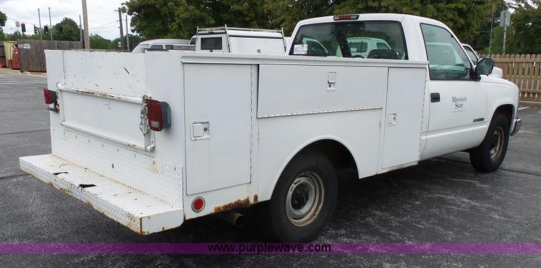 image for item L2038 1994 GMC 1500 utility truck