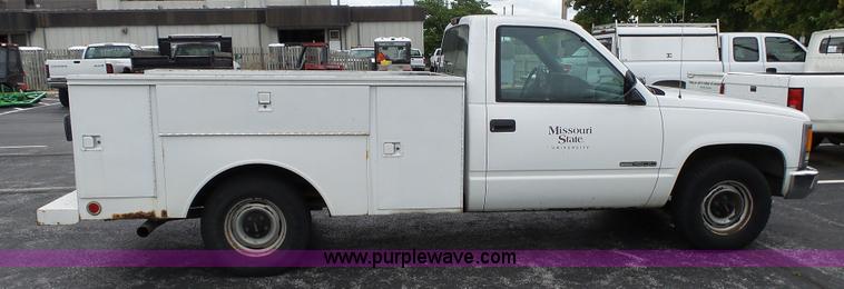 image for item L2038 1994 GMC 1500 utility truck