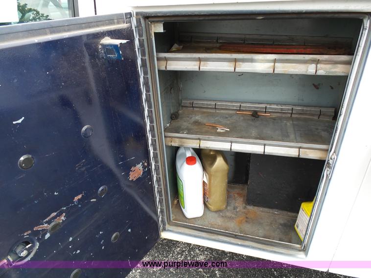 image for item L2038 1994 GMC 1500 utility truck