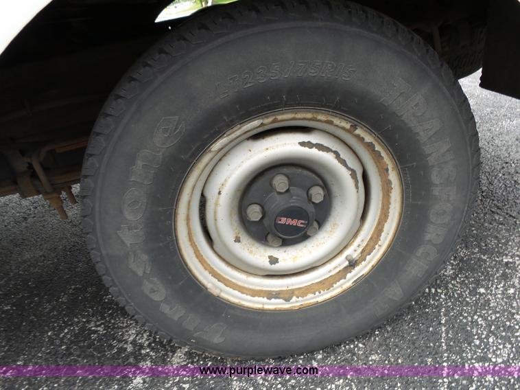 image for item L2038 1994 GMC 1500 utility truck
