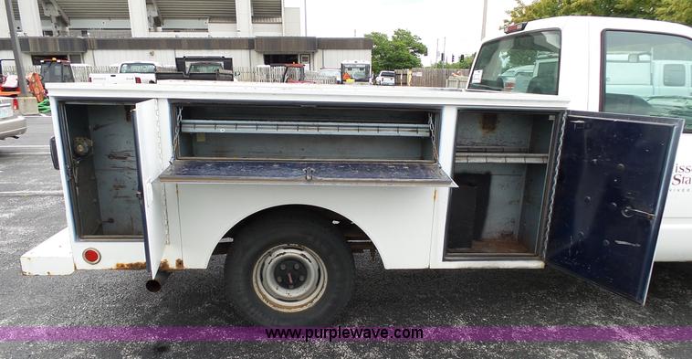 image for item L2038 1994 GMC 1500 utility truck