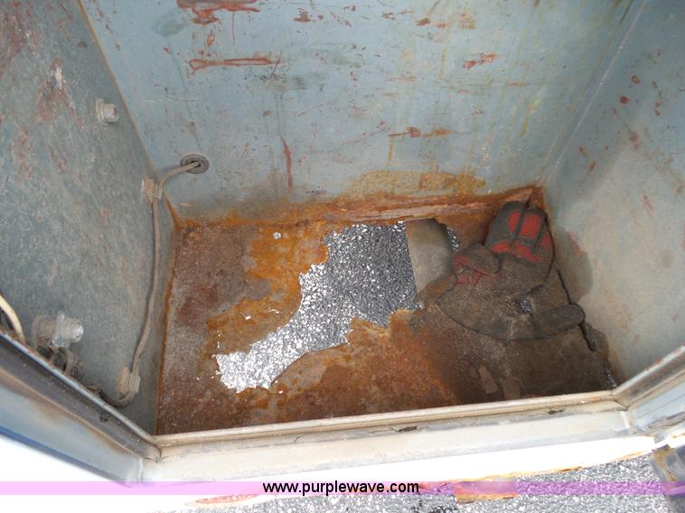 image for item L2038 1994 GMC 1500 utility truck