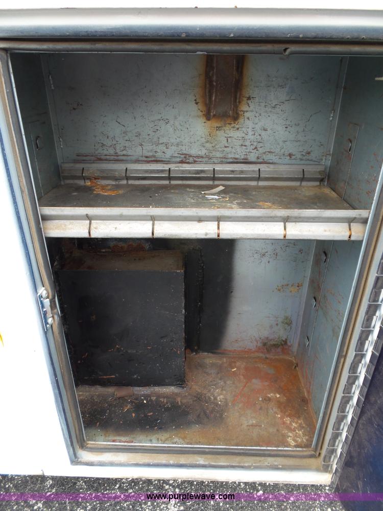 image for item L2038 1994 GMC 1500 utility truck