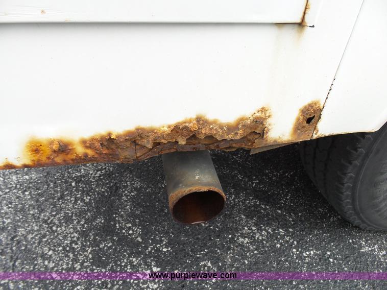 image for item L2038 1994 GMC 1500 utility truck