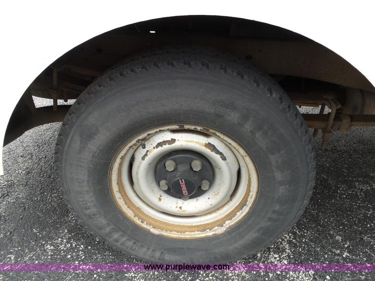 image for item L2038 1994 GMC 1500 utility truck