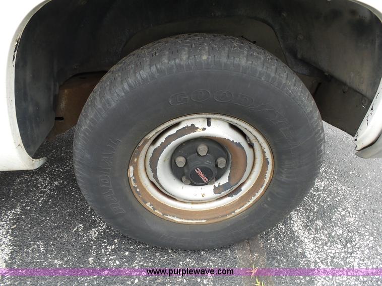 image for item L2038 1994 GMC 1500 utility truck