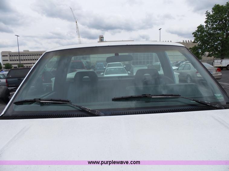 image for item L2038 1994 GMC 1500 utility truck