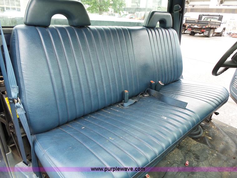 image for item L2038 1994 GMC 1500 utility truck