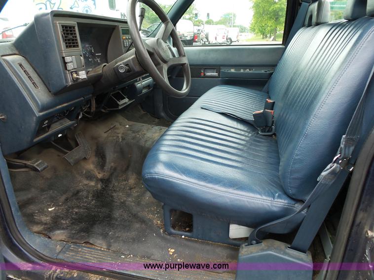 image for item L2038 1994 GMC 1500 utility truck