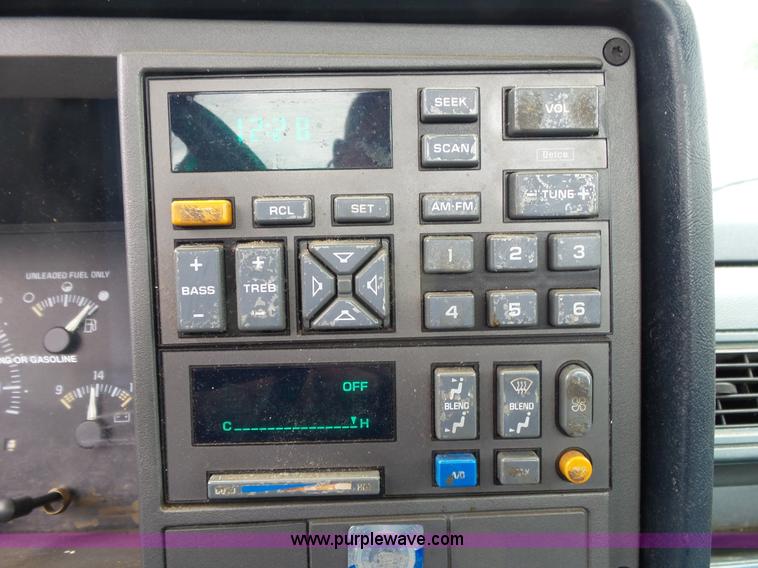 image for item L2038 1994 GMC 1500 utility truck