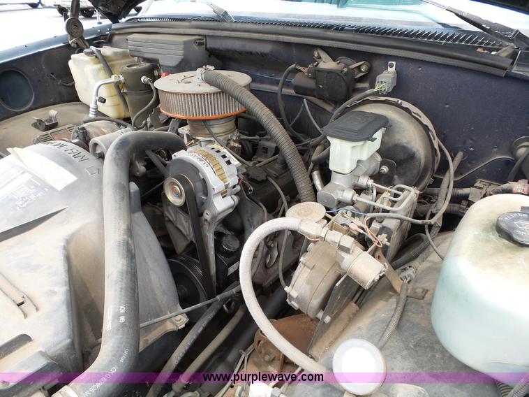 image for item L2038 1994 GMC 1500 utility truck