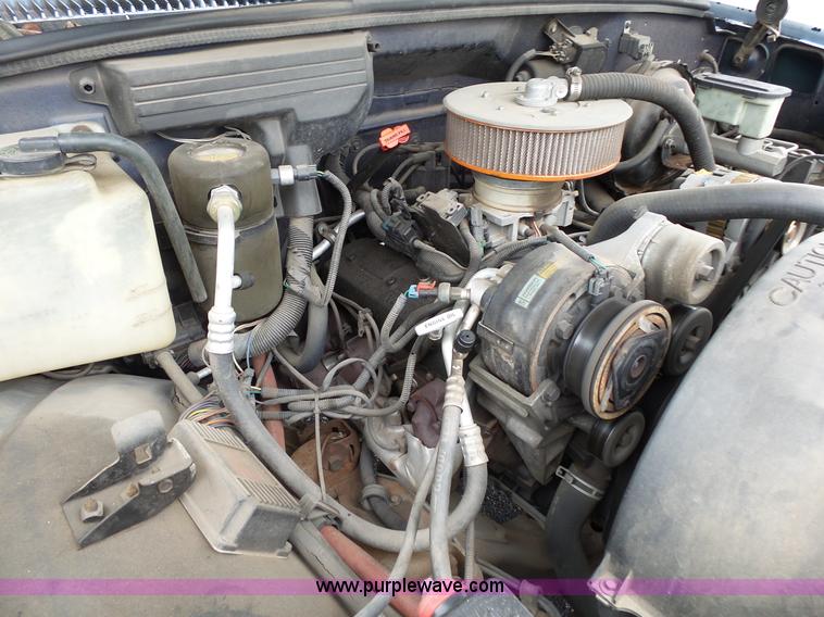 image for item L2038 1994 GMC 1500 utility truck