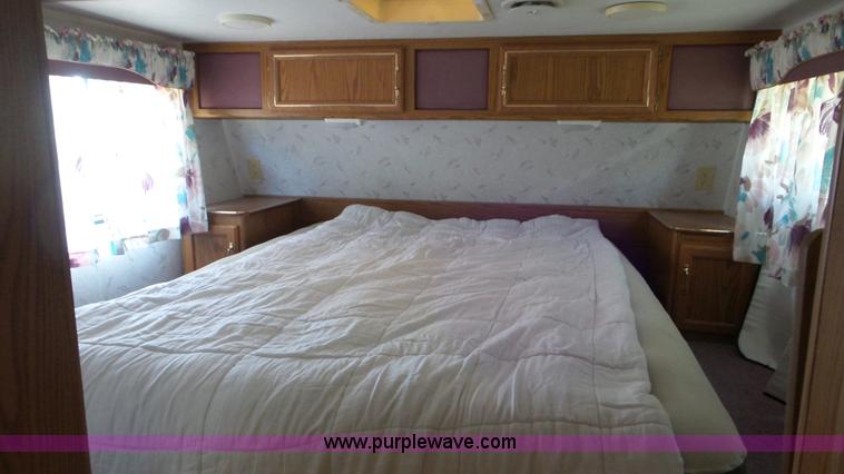 image for item L2055 1994 Jayco camper