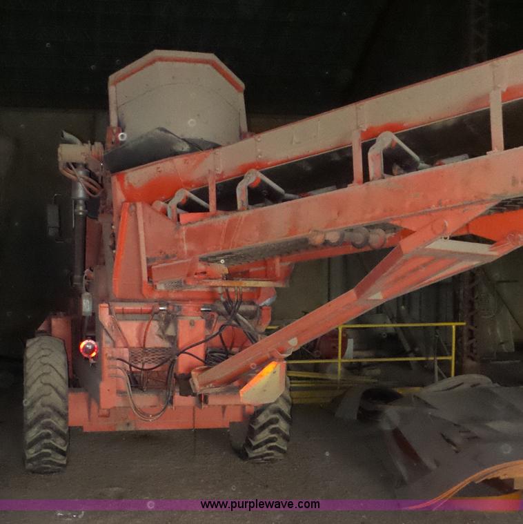 image for item L2067 1991 Athey 7-12 force feed loader