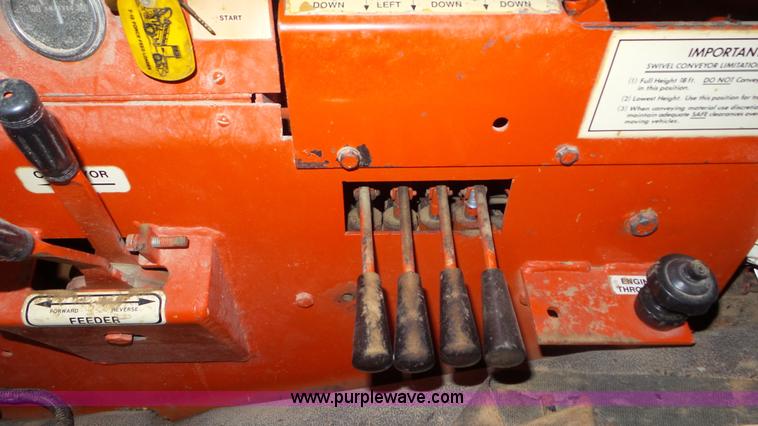 image for item L2067 1991 Athey 7-12 force feed loader