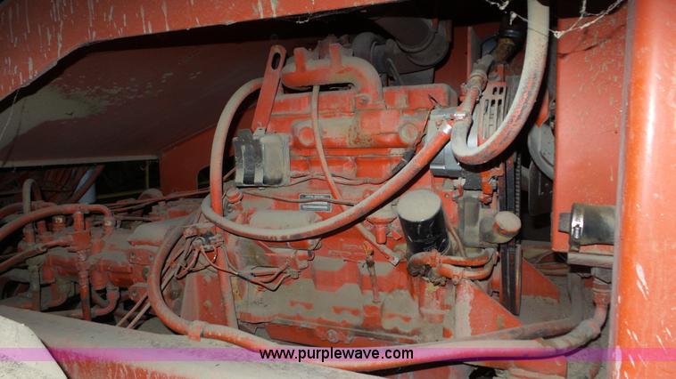 image for item L2067 1991 Athey 7-12 force feed loader