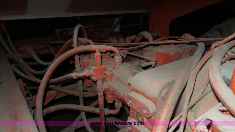 image for item L2067 1991 Athey 7-12 force feed loader