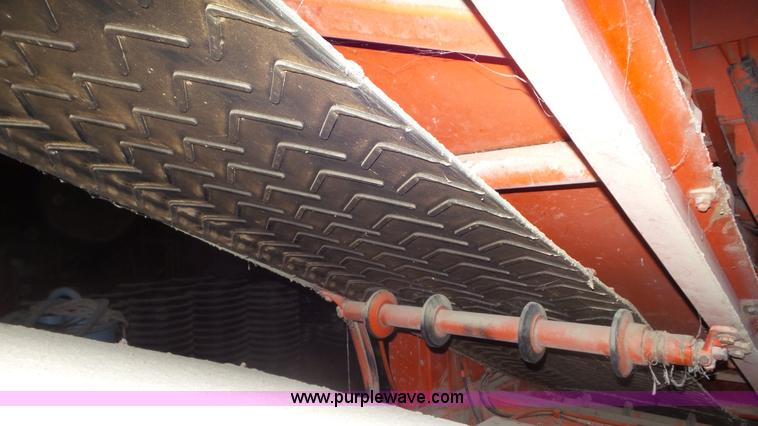 image for item L2067 1991 Athey 7-12 force feed loader