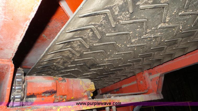 image for item L2067 1991 Athey 7-12 force feed loader