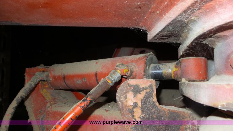 image for item L2067 1991 Athey 7-12 force feed loader