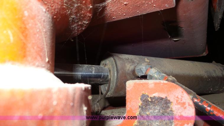 image for item L2067 1991 Athey 7-12 force feed loader